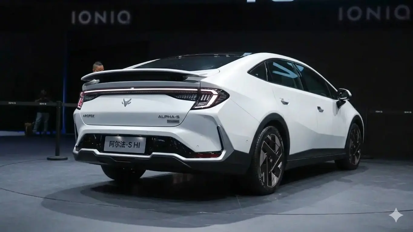 Thiet ke duoi xe Hyundai Ioniq 5 ban lien doanh BAIC voi cum den hau LED pixel keo dai